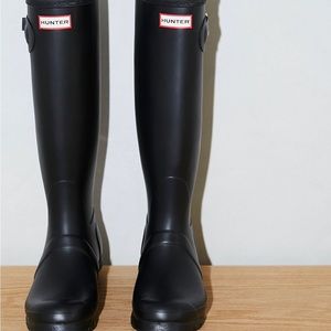 The Travel Hunter Rain Boots • *Brand New*• NWOT • Hunter Tour Tall • Black